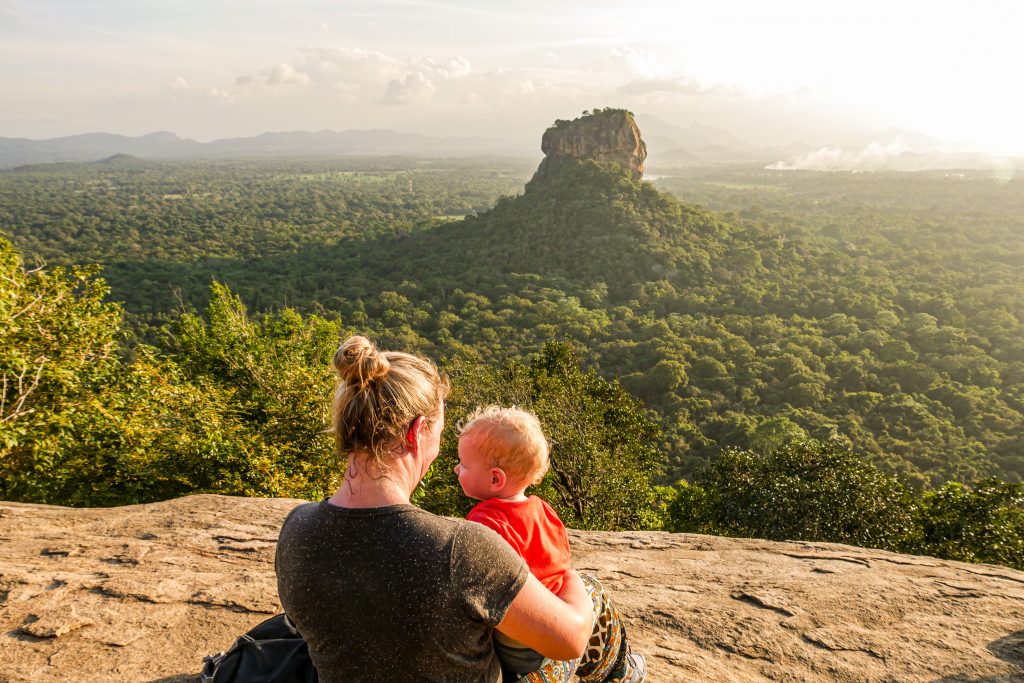 nelu vila sigiriya pidurangula rock lion rock