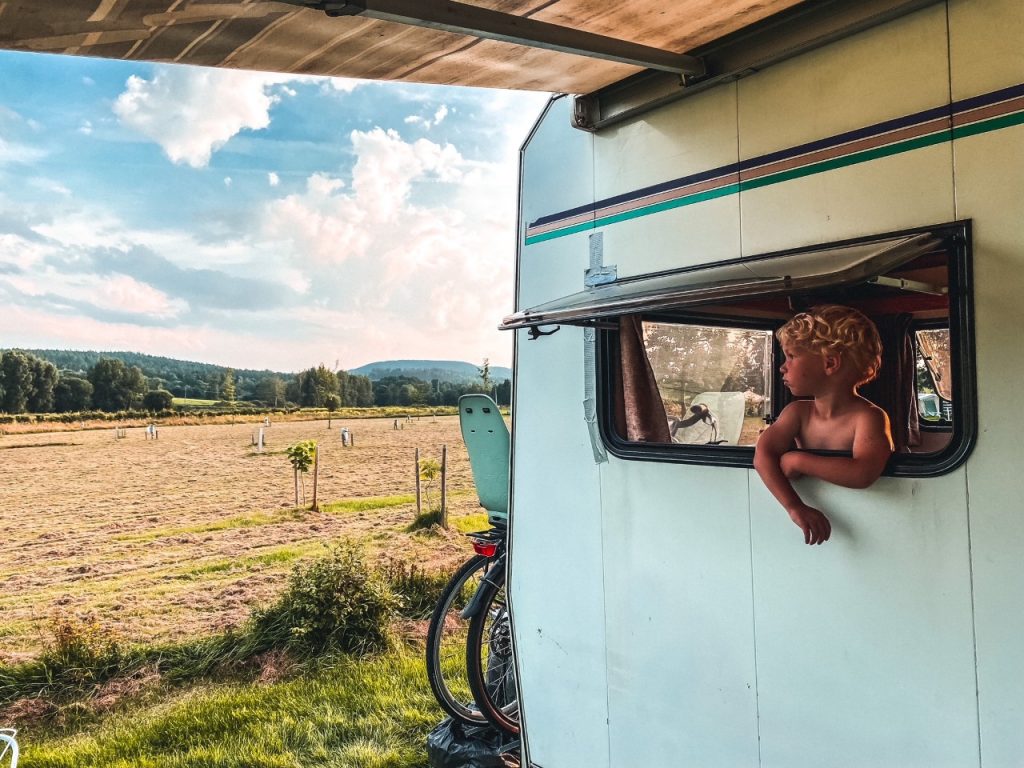 Met je camper op reis: waar moet je aan denken bij vertrek?
